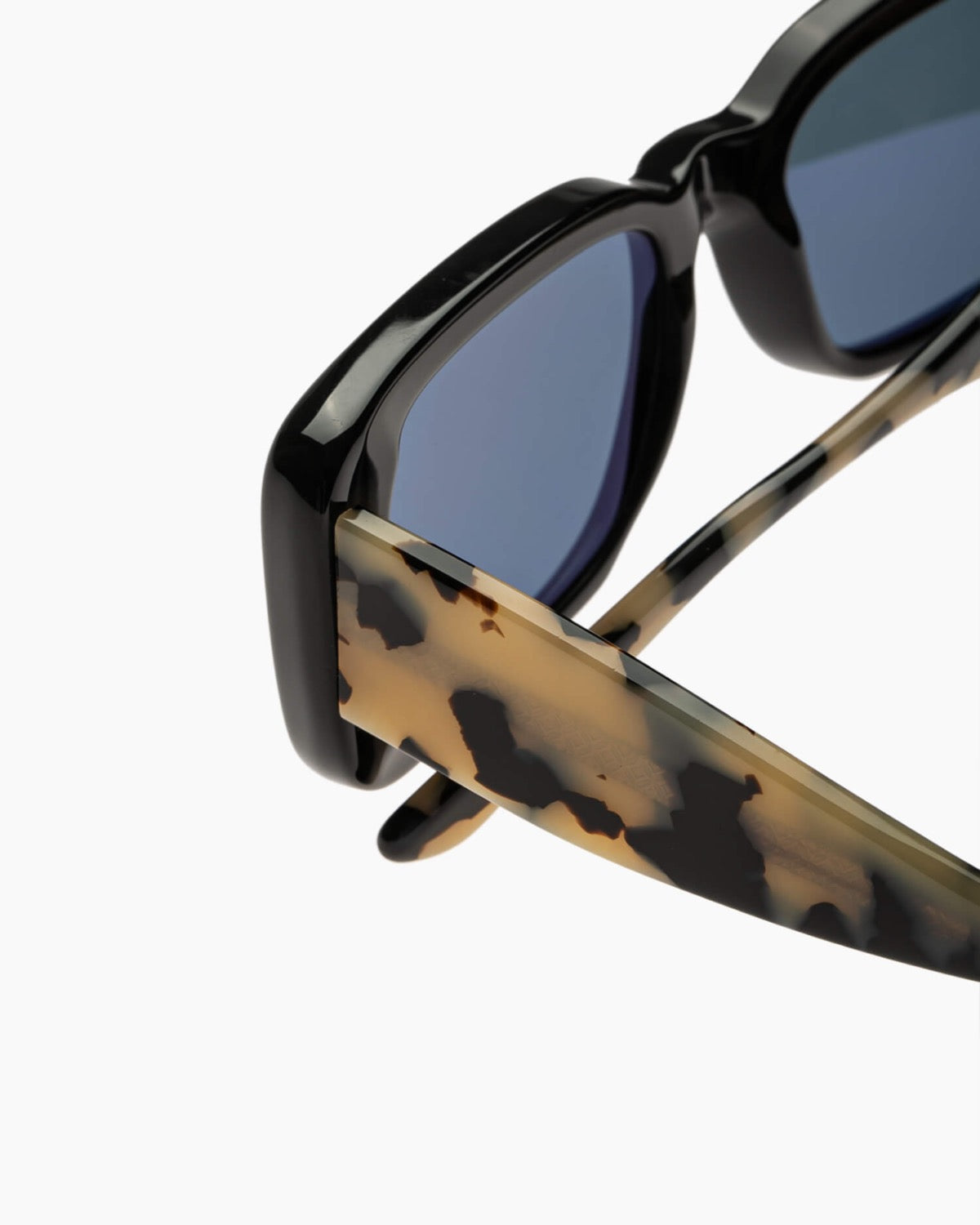 SUNGLASSES-UNISEX-MEN-WOMEN-TALIA-STRACCIATELLA-DETAIL| BLACK STRACCIATELLA