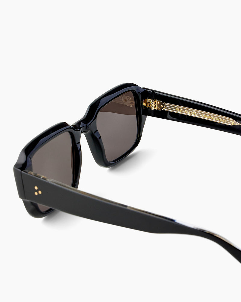 SUNGLASSES-WOMEN-MEN-UNISEX-BROOKLYN-BLACK-DETAIL