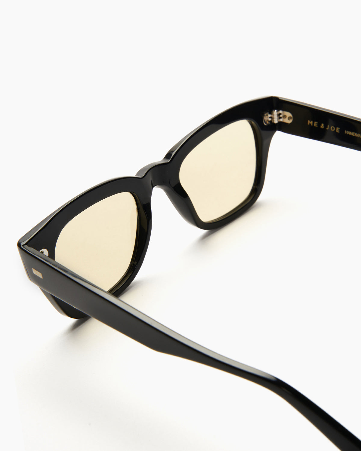 SUNGLASSES-WOMEN-MEN-UNISEX-DYLAN-BLACK-STUDIO-SAND-TEMPLE |BLACK CUSTOM LENSES-SAND