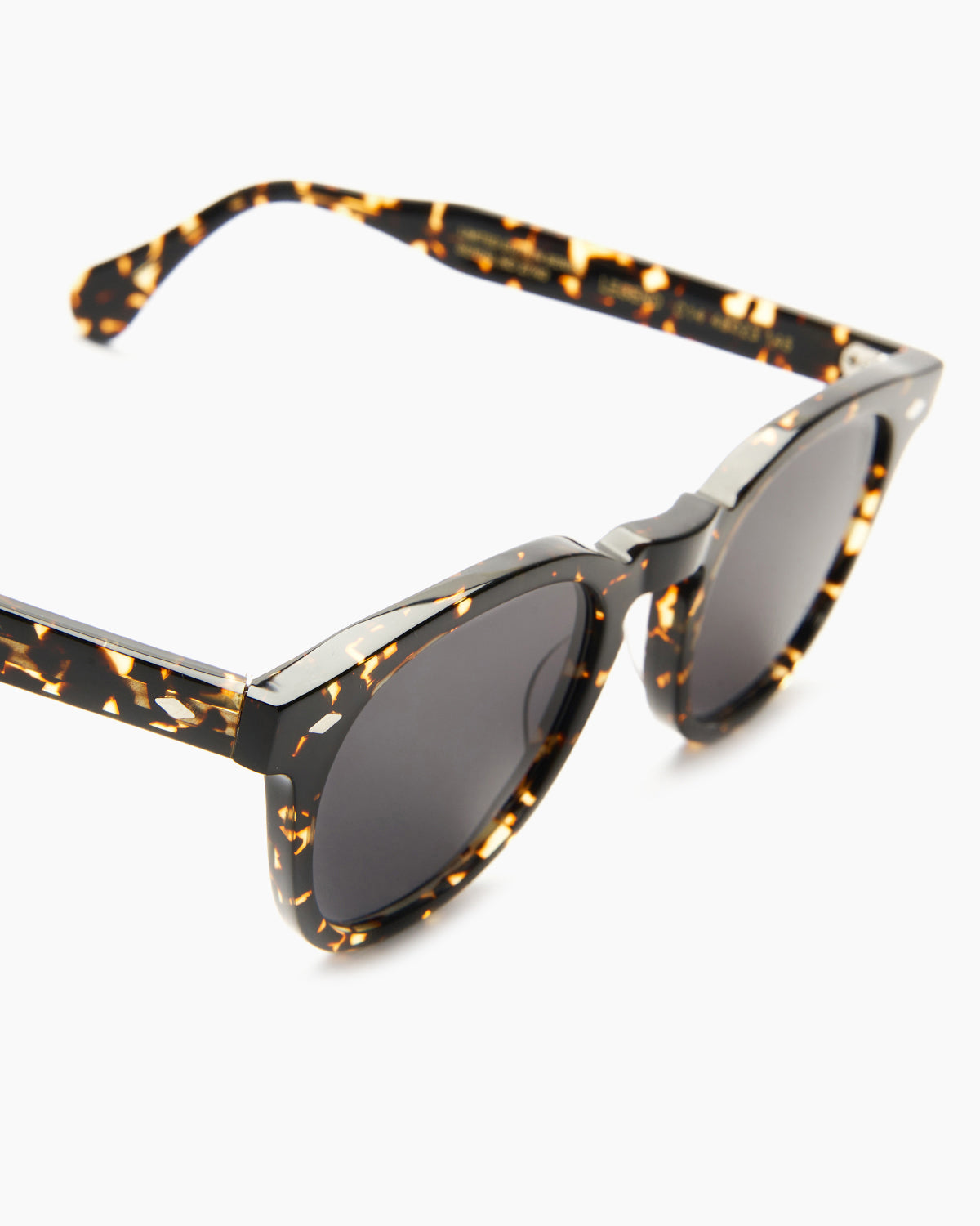 SUNGLASSES-WOMEN-MEN-UNISEX-LEGEND-BLONDETORTOISE-LMTED-DETAIL |BLONDE TORTOISE