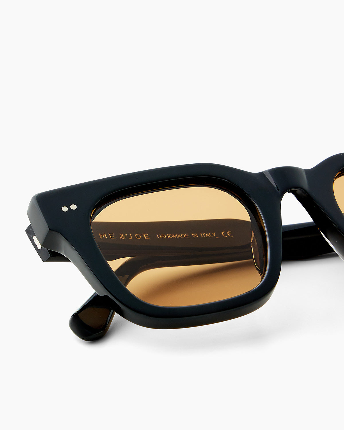 SUNGLASSES-WOMEN-MEN-UNISEX-ROBERT-BLACK-CUSTOMLENSES-SUNSET-DETAIL |BLACK CUSTOM LENSES-SUNSET