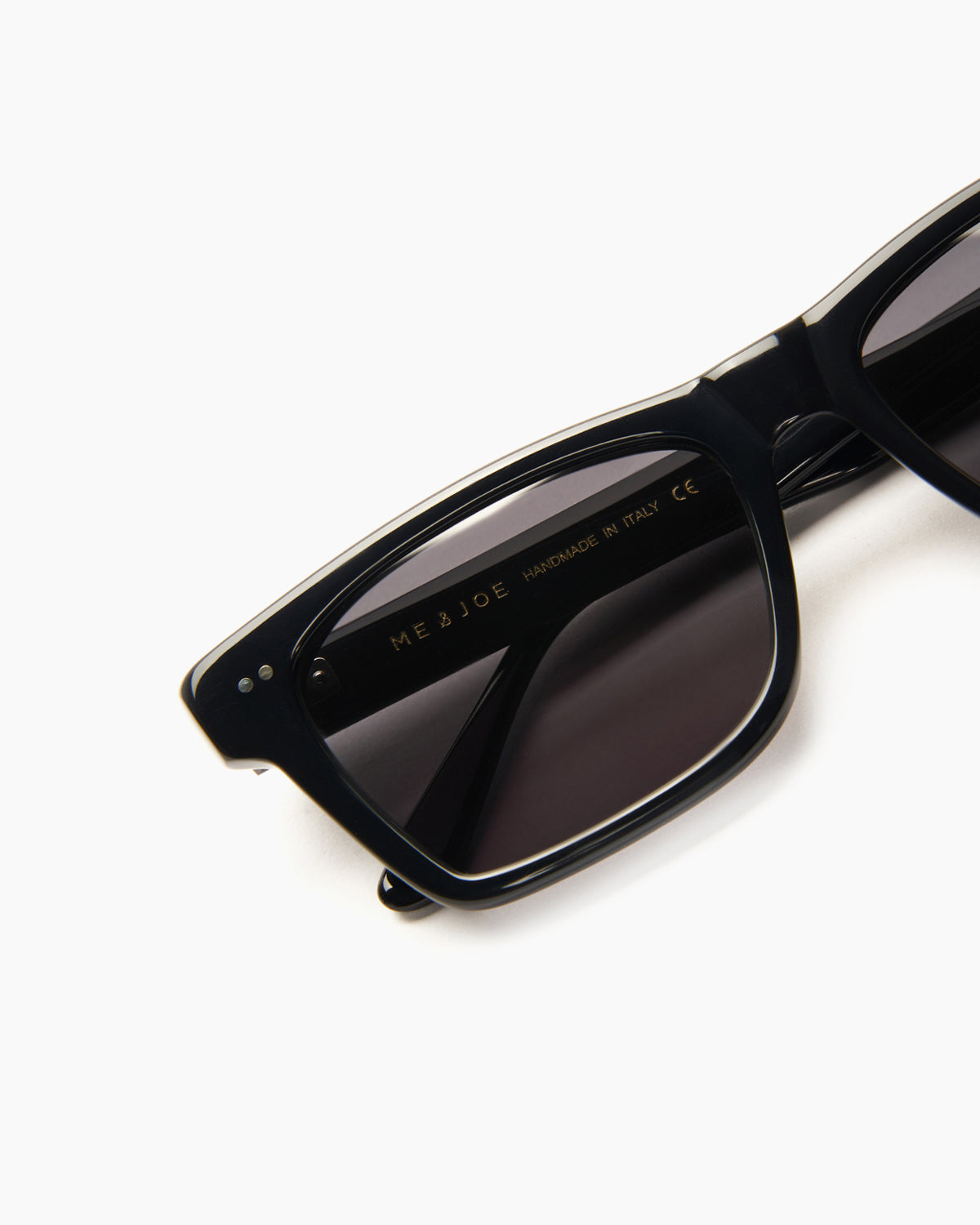 SUNGLASSES-WOMEN-MEN-UNISEX-WAYNE-BLACK-DETAIL|BLACK